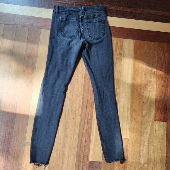 Old Navy Black ROCKSTAR Super Skinny Ankle Ripped Jeans Size 4 Tall - Picture 11 of 15